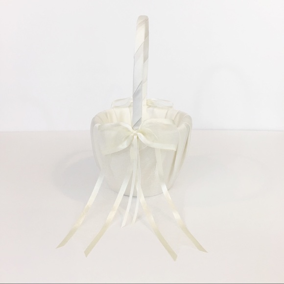 Other - New Flower Girl Infinity Basket IV